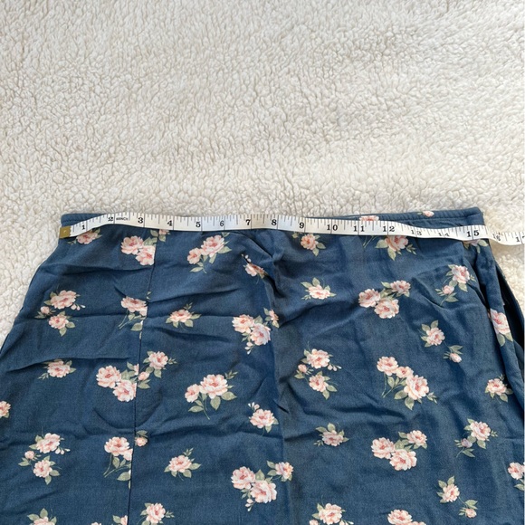 American Eagle Floral Skirt - Picture 6 of 8